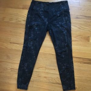 Hind XL athletic leggings NWOT
